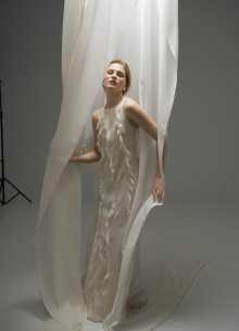 Платье макси из шелка с вертикальными рюшами фото 1232917